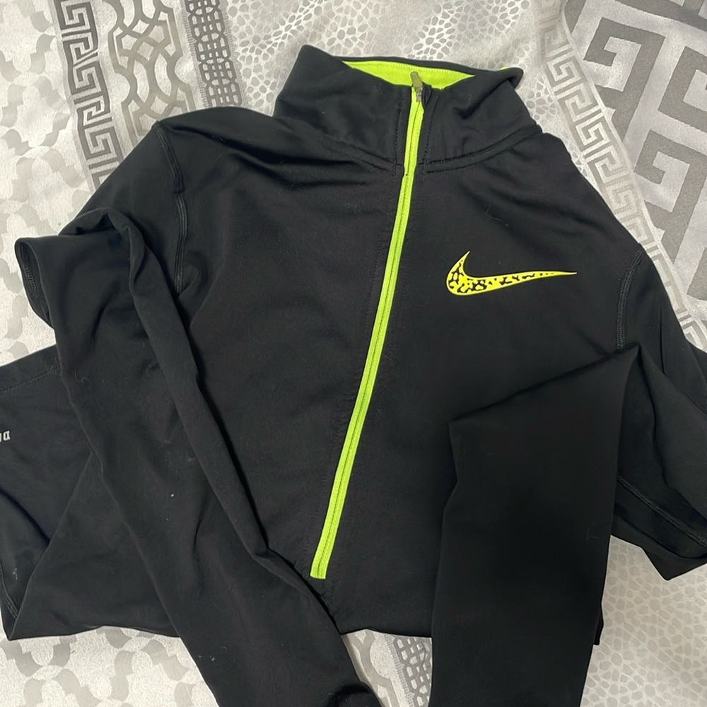 Nike Pro Top Womens Black Medium 1/4 Zip Thumbhole Long Sleeve Dri Fit Runners